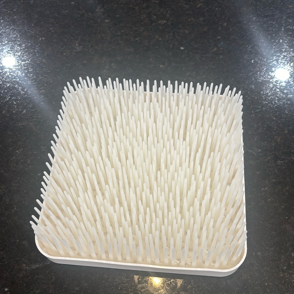 Boon white grass baby drainer